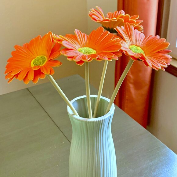 Realistic Bundle 4 15" Artificial Faux Flowers Gerbera Daisies Bright Orange New - Picture 2 of 3